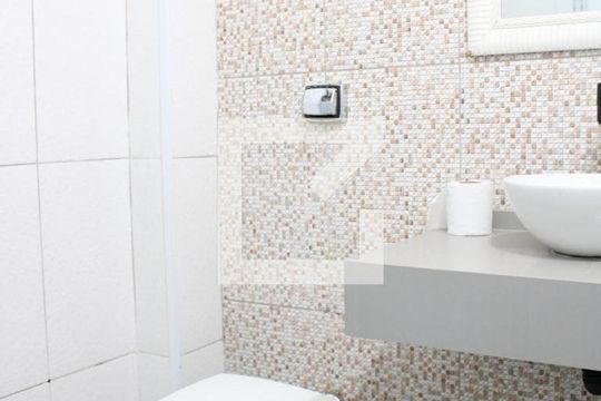 Banheiro de kitnet/studio à venda com 1 quarto, 33m² em Brás, São Paulo
