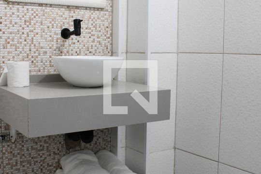 Banheiro de kitnet/studio à venda com 1 quarto, 33m² em Brás, São Paulo