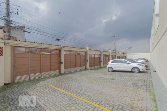 Estacionamento de casa de condomínio para alugar com 2 quartos, 64m² em Vila Uniao (zona Leste), São Paulo