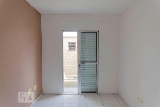 Suíte 1 de casa de condomínio para alugar com 2 quartos, 64m² em Vila Uniao (zona Leste), São Paulo