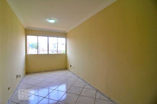 Sala de apartamento para alugar com 3 quartos, 72m² em Jardim Santo André, Santo André
