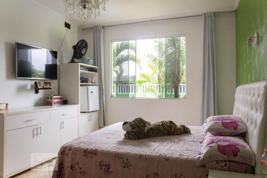Suíte 1 de casa para alugar com 5 quartos, 1240m² em Socorro, São Paulo