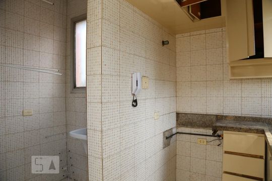Cozinha e Área de Serviço de apartamento para alugar com 1 quarto, 45m² em Vila Andrade, São Paulo