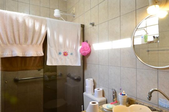 Banheiro da Suíte de casa à venda com 3 quartos, 170m² em Mirandópolis, São Paulo