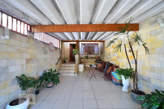 Garagem de casa à venda com 3 quartos, 170m² em Mirandópolis, São Paulo