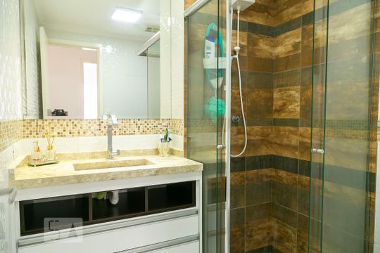 Banheiro de apartamento à venda com 3 quartos, 67m² em Ponte Grande, Guarulhos