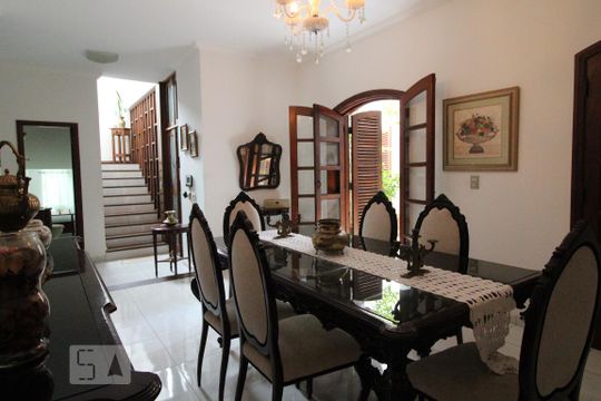 Sala 1 de casa para alugar com 4 quartos, 300m² em Vila Cordeiro, São Paulo