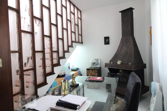 Escritório de casa para alugar com 4 quartos, 300m² em Vila Cordeiro, São Paulo
