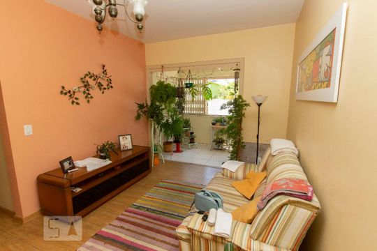 Apartamento para alugar com 2 quartos, 68m² em Vila Jardim, Porto Alegre