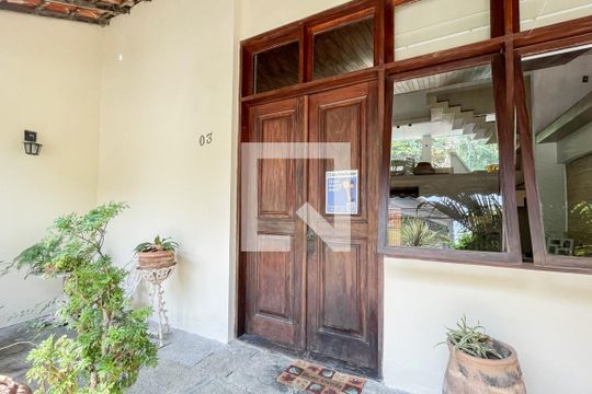 PLACA de casa à venda com 3 quartos, 270m² em Vila Isabel, Rio de Janeiro