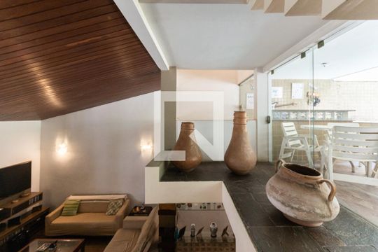 Hall de casa à venda com 3 quartos, 270m² em Vila Isabel, Rio de Janeiro