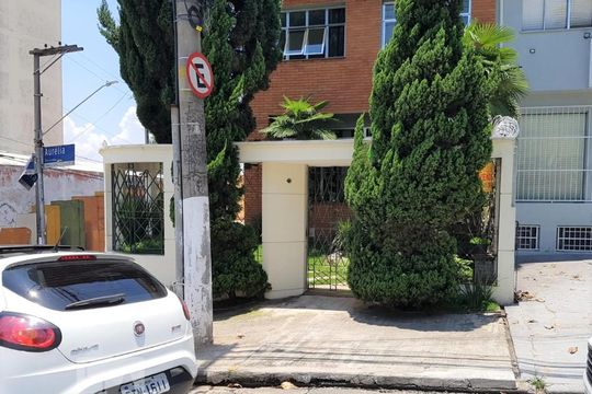 Fachada de casa à venda com 4 quartos, 347m² em Vila Romana, São Paulo