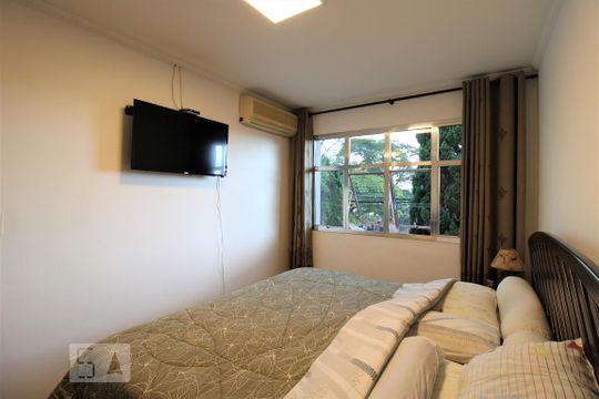 Suíte de casa à venda com 4 quartos, 347m² em Vila Romana, São Paulo
