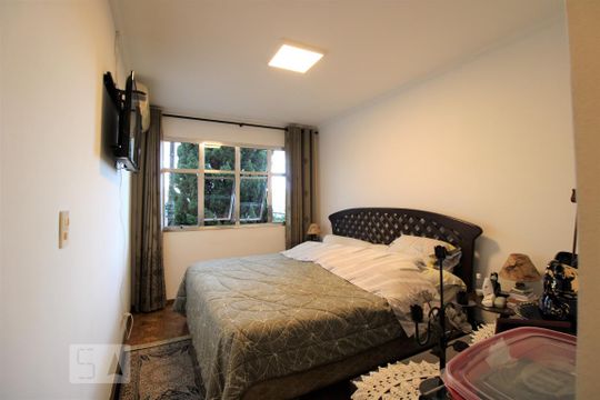 Suíte de casa à venda com 4 quartos, 347m² em Vila Romana, São Paulo