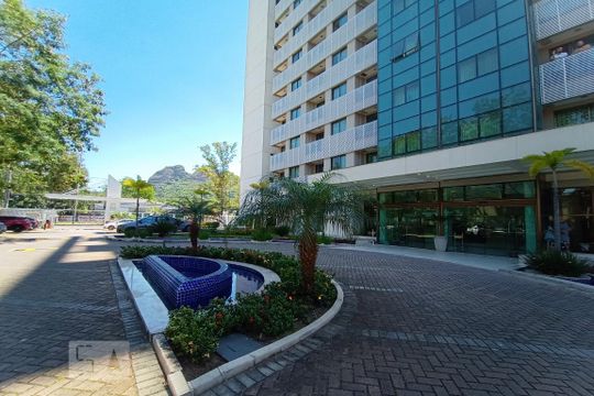 Fachada de apartamento à venda com 1 quarto, 46m² em Jacarepaguá, Rio de Janeiro