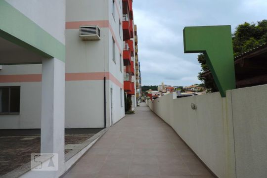 Fachada de apartamento para alugar com 2 quartos, 64m² em Praia Comprida, São José