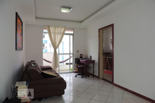 Apartamento para alugar com 2 quartos, 64m² em Praia Comprida, São José