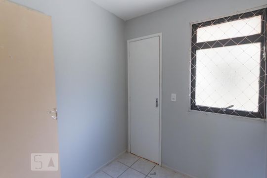 Quarto de Serviço de apartamento para alugar com 2 quartos, 64m² em Área Octogonal, Brasília