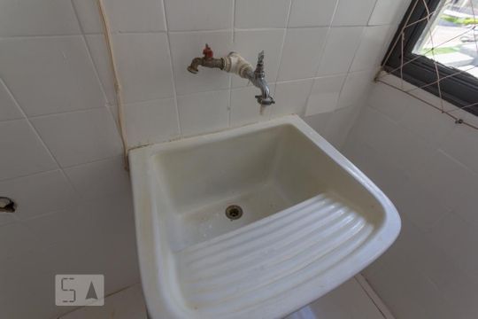 Cozinha de apartamento para alugar com 2 quartos, 64m² em Área Octogonal, Brasília