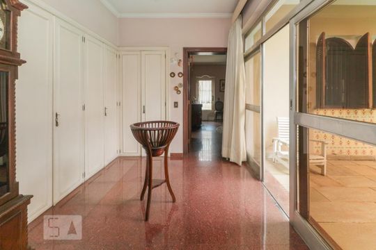 Hall de casa à venda com 4 quartos, 400m² em Alto de Pinheiros, São Paulo