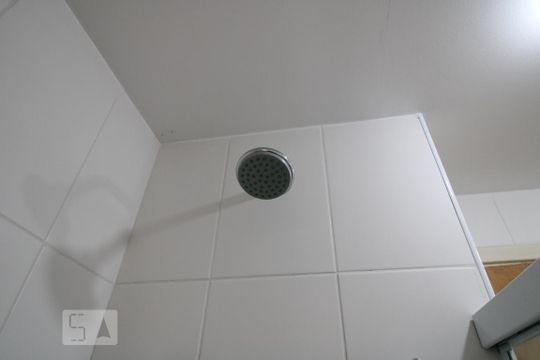 Banheiro social - Chuveiro  de apartamento para alugar com 2 quartos, 65m² em Perdizes, São Paulo