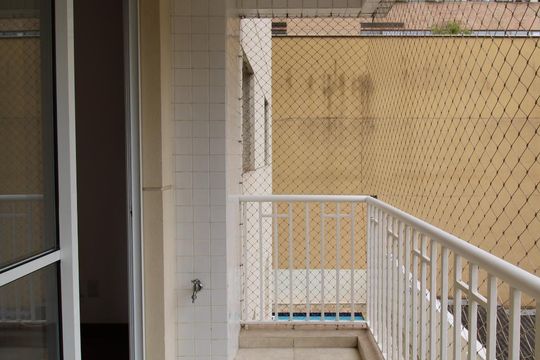 Sacada da sala  de apartamento para alugar com 2 quartos, 65m² em Perdizes, São Paulo