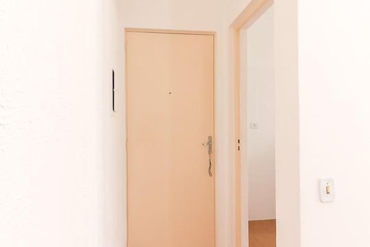 Entrada do apartamento e cozinha de apartamento para alugar com 2 quartos, 59m² em Jardim Barbosa, Guarulhos