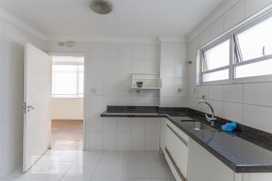 Cozinha de apartamento à venda com 3 quartos, 130m² em Água Branca, São Paulo