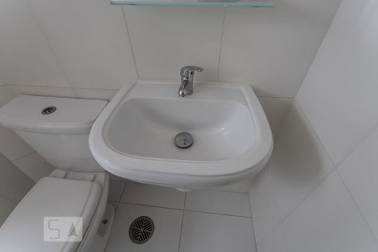 Banheiro Social de apartamento à venda com 3 quartos, 130m² em Água Branca, São Paulo
