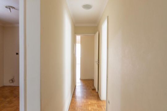 Corredor de apartamento à venda com 3 quartos, 130m² em Água Branca, São Paulo