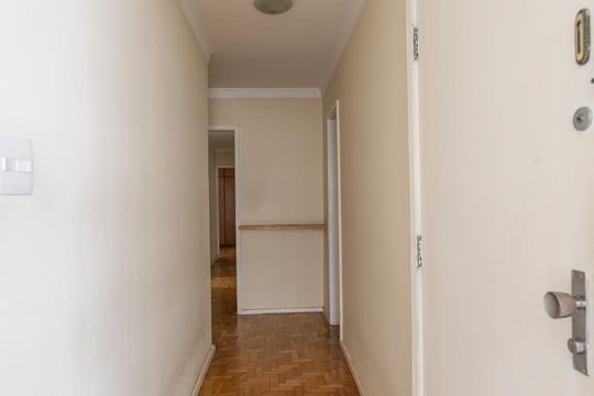 Corredor de apartamento à venda com 3 quartos, 130m² em Água Branca, São Paulo
