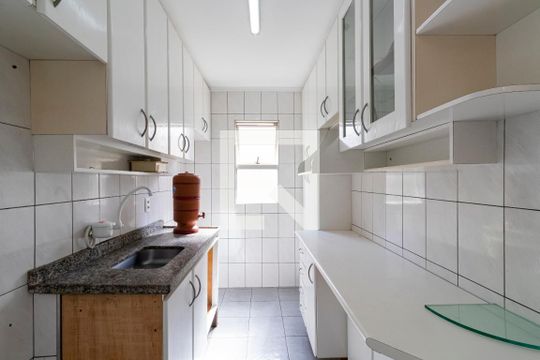 Cozinha de apartamento à venda com 2 quartos, 61m² em Jardim Santa Emília, São Paulo