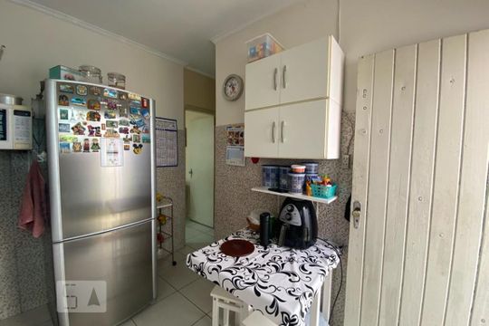 Cozinha de casa à venda com 2 quartos, 70m² em Jardim Monte Alegre, Taboão da Serra