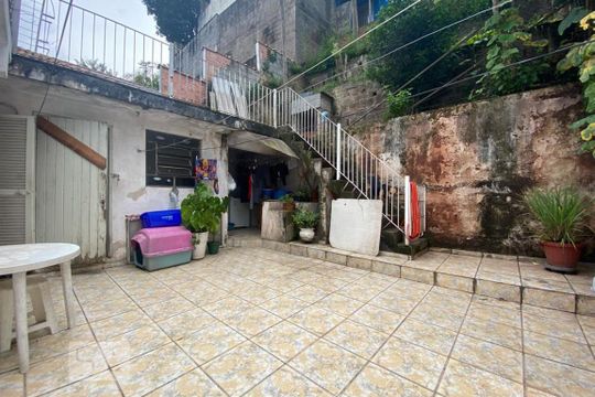 Quintal de casa à venda com 2 quartos, 70m² em Jardim Monte Alegre, Taboão da Serra