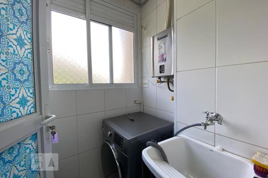 Área de Serviço de apartamento para alugar com 2 quartos, 54m² em Vila Praia, São Paulo