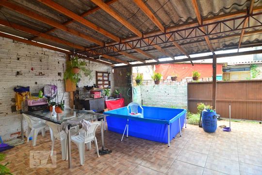 Garagem de casa à venda com 3 quartos, 120m² em Estância Velha, Canoas