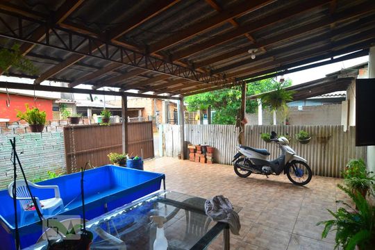Garagem de casa à venda com 3 quartos, 120m² em Estância Velha, Canoas