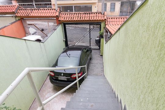 Escadas de entrada da casa de casa à venda com 2 quartos, 100m² em Jardim Terezópolis, Guarulhos