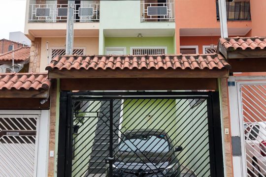 Fachada da casa de casa à venda com 2 quartos, 100m² em Jardim Terezópolis, Guarulhos