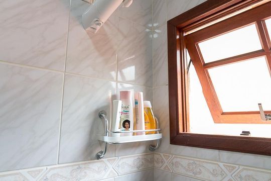 Banheiro quarto 1 suíte - chuveiro de casa à venda com 2 quartos, 100m² em Jardim Terezópolis, Guarulhos