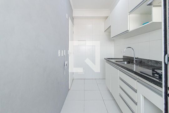 Cozinha de apartamento para alugar com 2 quartos, 51m² em Bela Vista, São Paulo