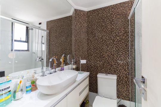 Banheiro da Suíte de apartamento à venda com 4 quartos, 373m² em Aclimação, São Paulo