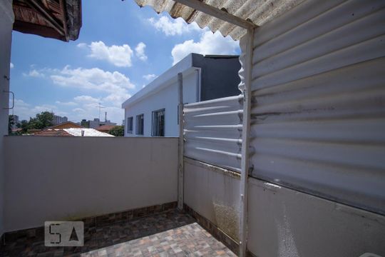 Quintal e Área de Serviço de casa para alugar com 2 quartos, 100m² em Mirandópolis, São Paulo