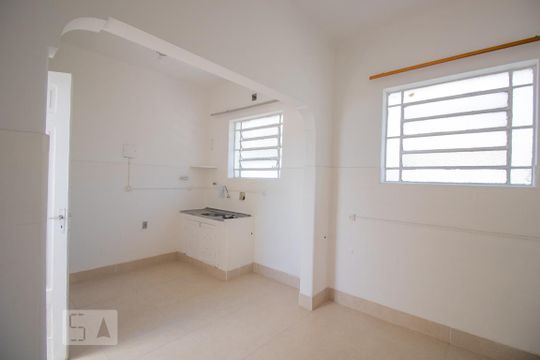 Cozinha de casa para alugar com 2 quartos, 100m² em Mirandópolis, São Paulo