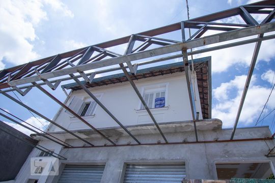 Fachada de casa para alugar com 2 quartos, 100m² em Mirandópolis, São Paulo