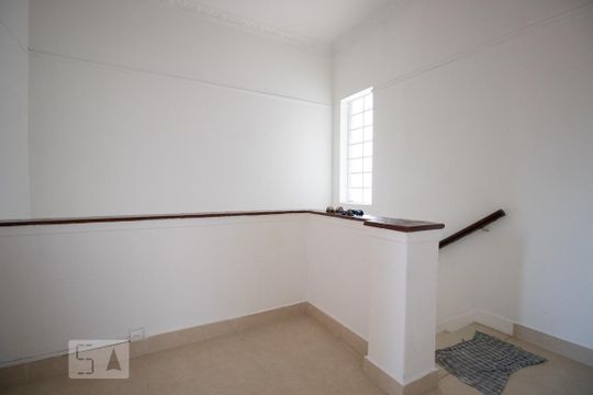 Entrada de casa para alugar com 2 quartos, 100m² em Mirandópolis, São Paulo