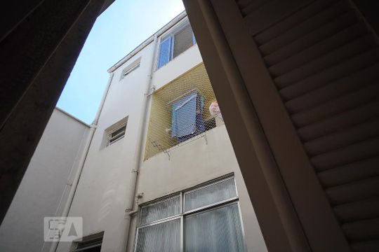 Quarto 1 - Vista de apartamento para alugar com 2 quartos, 56m² em São João, Porto Alegre