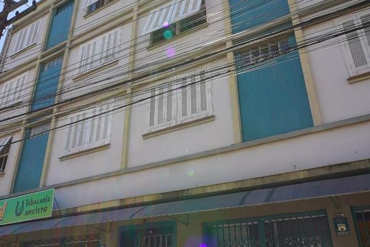 Fachada do bloco de apartamento para alugar com 2 quartos, 56m² em São João, Porto Alegre
