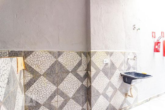 Lavanderia de casa de condomínio para alugar com 1 quarto, 30m² em Saúde, São Paulo