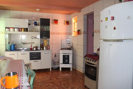Cozinha de casa à venda com 4 quartos, 212m² em Mathias Velho, Canoas